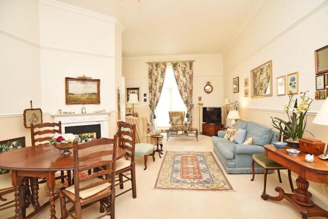 2 bed Flat for sale Image 7
