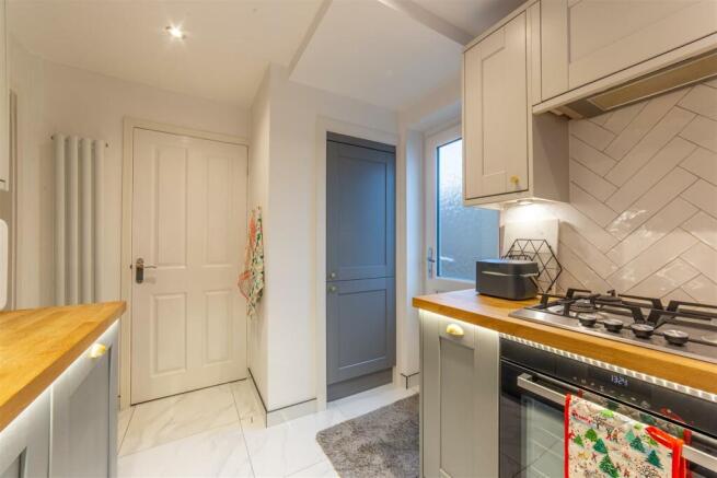11 Hazel Close-21.jpg