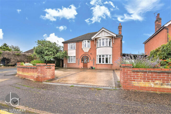 5-bed detached on Colchester,, £550,000
