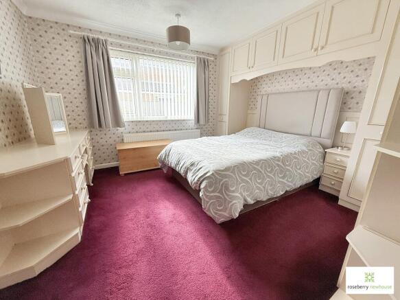 4 bed Bungalow for sale Image 8