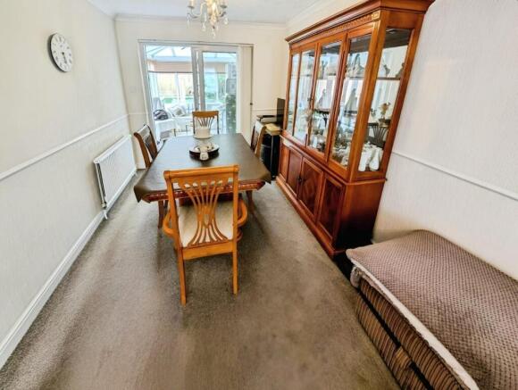 32 Dorset Way photo 17.jpg