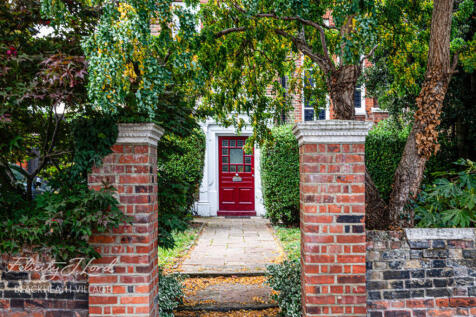 College Park Close, London SE13