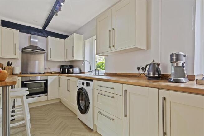 2 bed Semi-Detached for sale Image 4