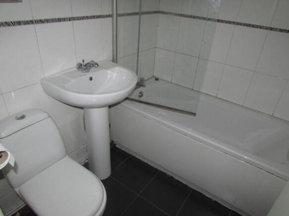 StottSt24bath.JPG