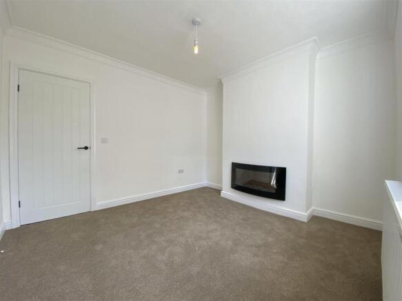 2 bed Terraced for sale Image 5