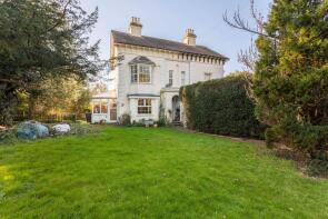 75, London Road, Burgess Hill RH15 8NE