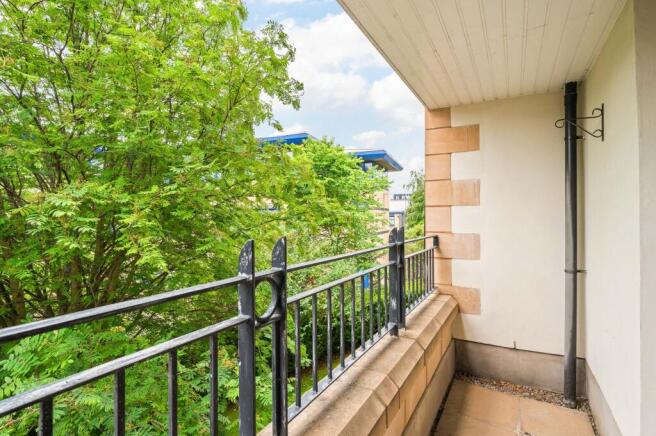 Balcony of 12 (Flat 4) Powderhall Road