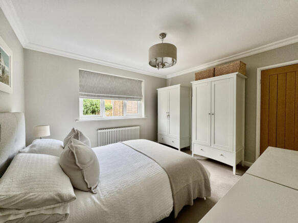 2 bed Bungalow for sale Image 11