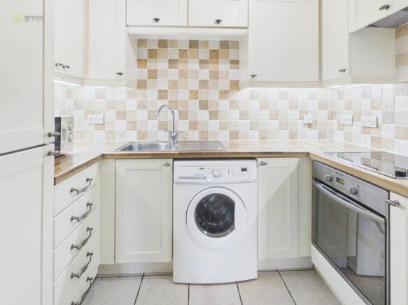 cam04425g0pr0352still004