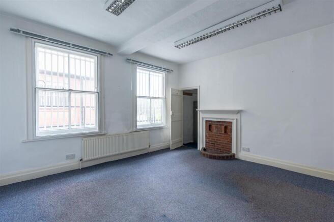 4 bed Town House for sale Image 9