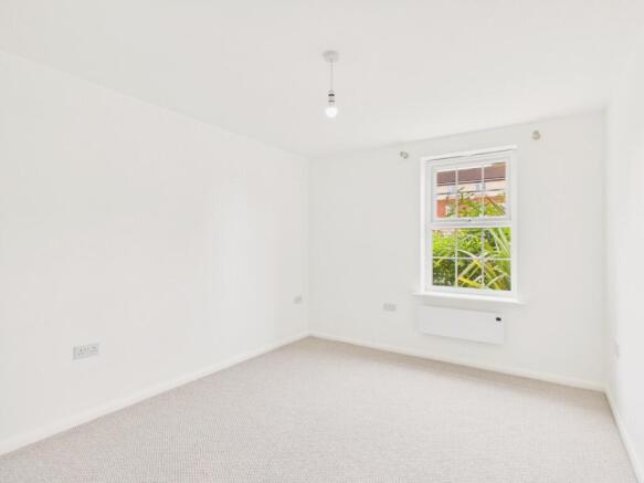 2 bed Apartment for sale Image 6