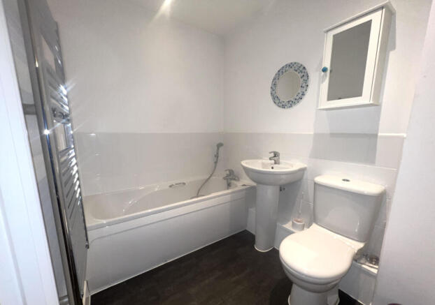 2 bed Flat to rent Image 10