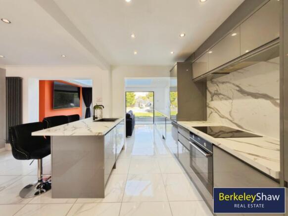 Kitchen/Dining Area
