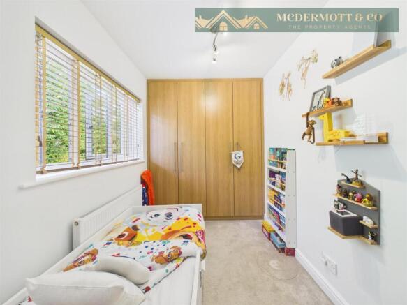 4 bed Detached for sale Image 8