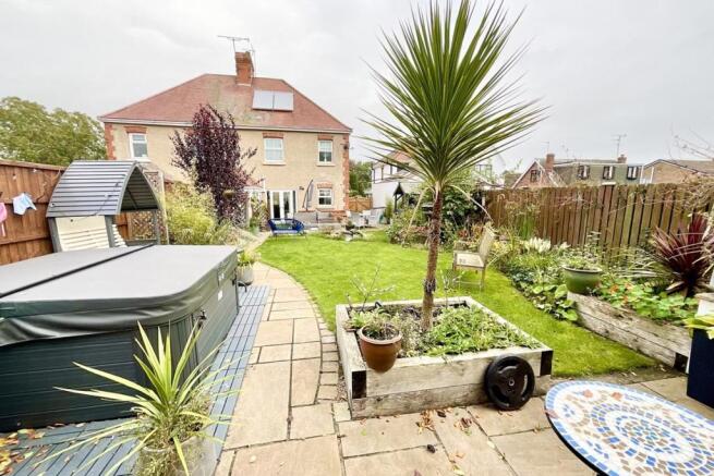 Rear hot tub