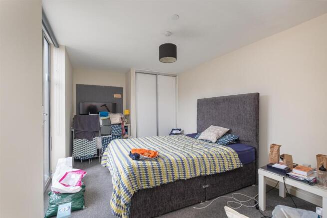 5 bed Town House for sale Image 10