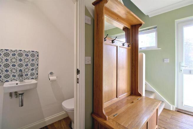 Hallway/Cloakroom