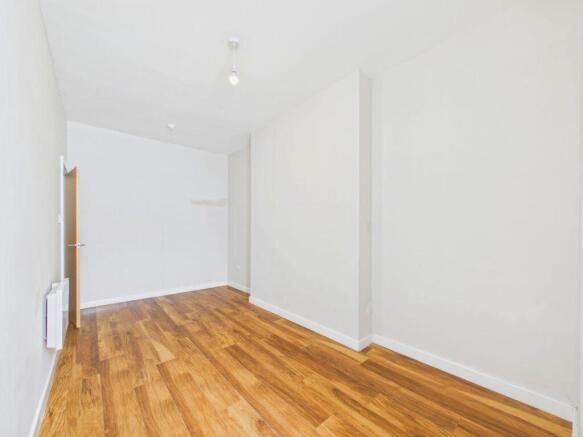 2 bed Flat for sale Image 7