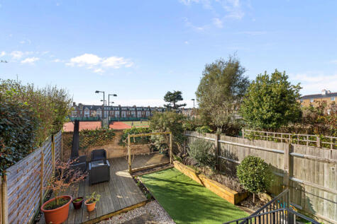 Carmalt Gardens, London, SW15