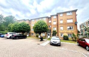 Flat 39, Postmasters Lodge, Exchange Walk, Pinner HA5 5AD