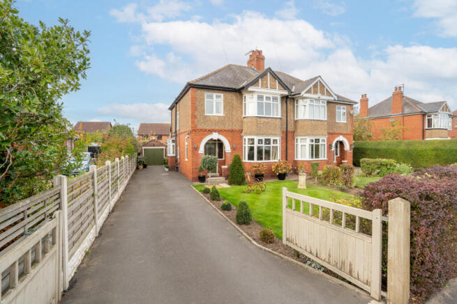 3-bed semi-detached on Butt Lane, Snaith, DN14 9, £375,000