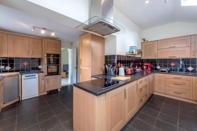 Kitchen/breakf...