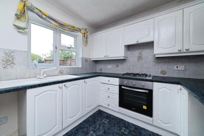 2 bed Semi-Detached for sale Image 4