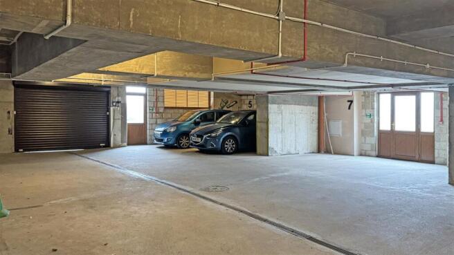 Parking (1).jpg