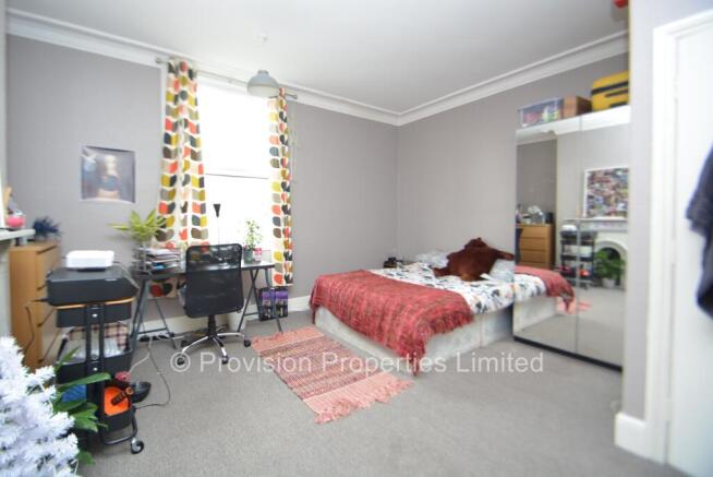 5 bed Terraced to rent Image 10