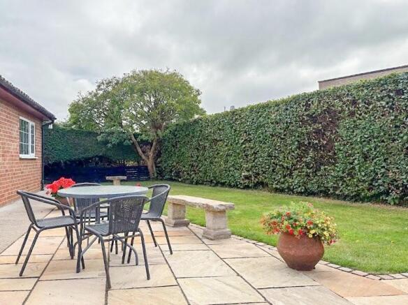 4 bed Detached for sale Image 9
