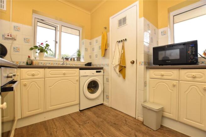 2 bed Apartment for sale Image 5