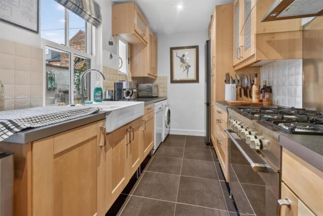 3 bed Terraced for sale Image 3