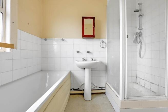 01-d206JHPropWpen - 11a Howard Road - 40-small.jpg