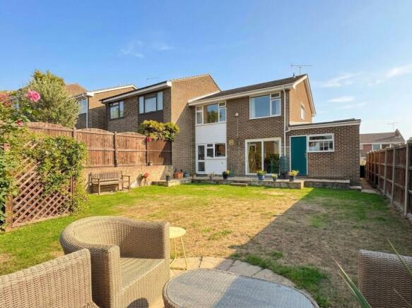 Garden to House