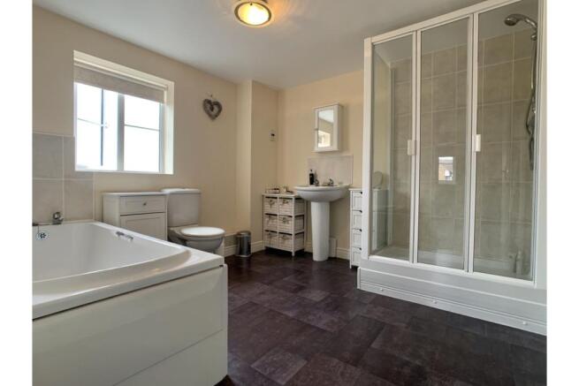 Master En-suite