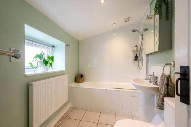 3 bed Terraced for sale Image 11