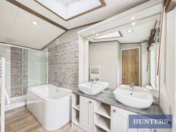 2 bed Park Home for sale Image 11