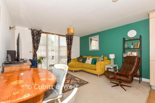 Lounge/Kitchen