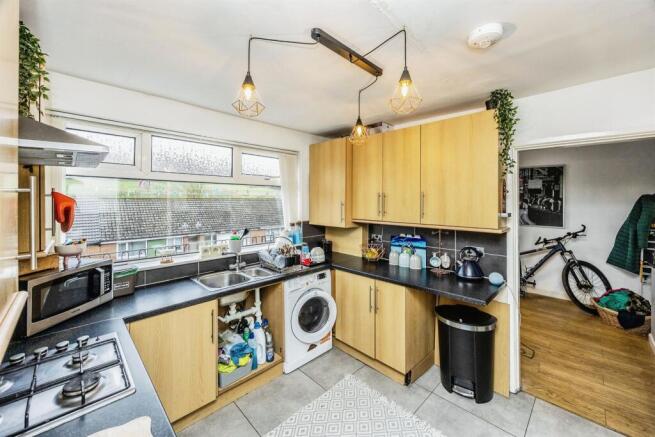 Kershaw Crescent, Luddendenfoot, HALIFAX – pohled 6