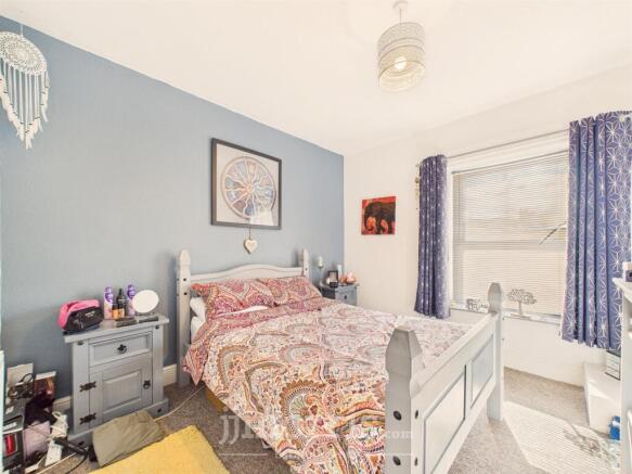Bedroom 1   (front)