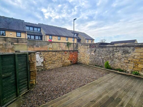 2 bed Terraced for sale Image 10
