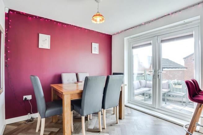 4 bed Detached for sale Image 7