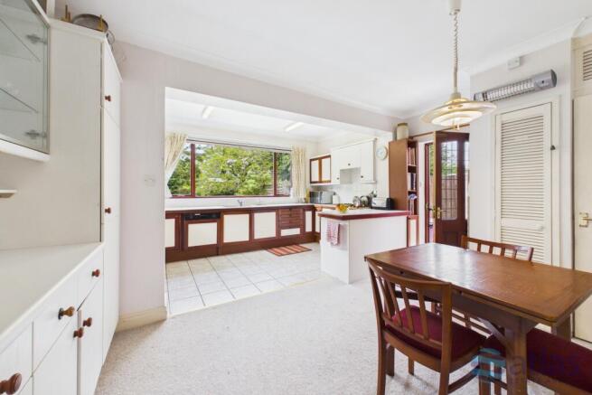 Kitchen/Dining Space