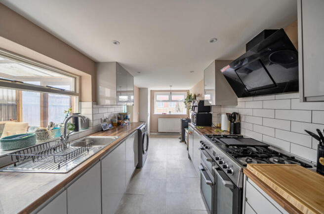 1405927-26-699757...