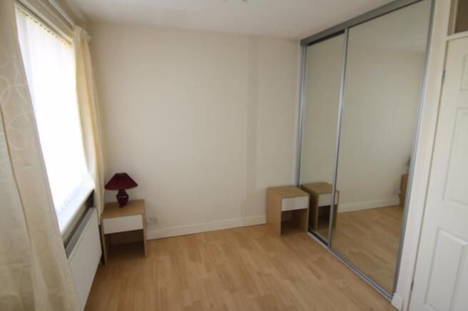 2 bed Terraced to rent Image 9