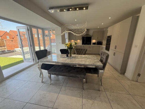 Bramley Road, Thornbury, BS35 photo 2
