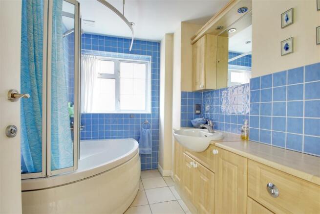 Bathroom.jpg