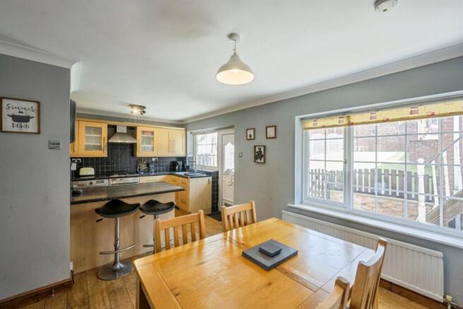 3 bed Semi-Detached for sale Image 6