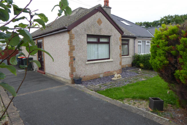 2 bed semi-detached bungalow to rent Pedder Road,