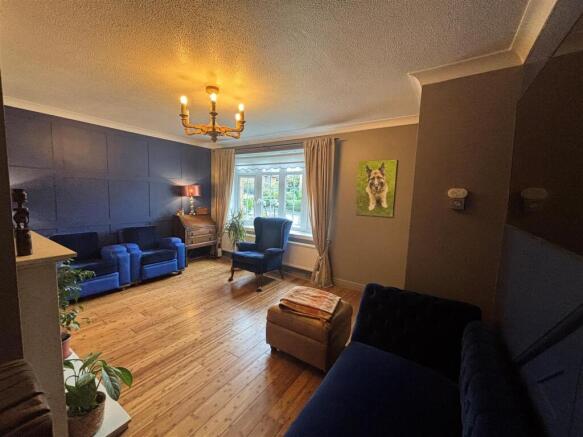 living room 1.jpg